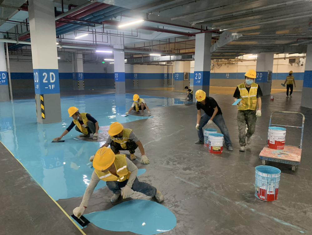 深圳平湖融湖中心城地下車庫(kù)地坪漆施工